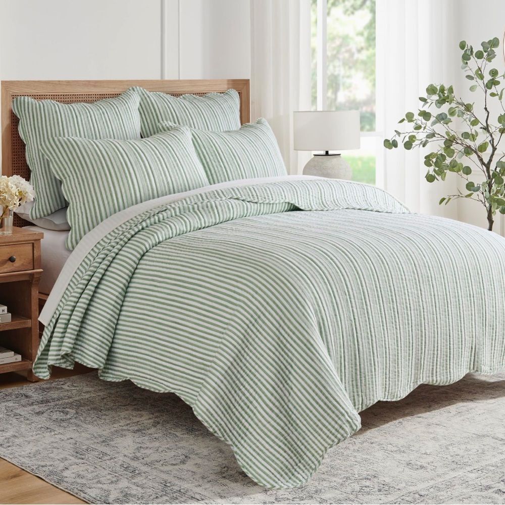 π PB Style Green & White Striped Cotton Quilt Coverlet Scalloped Trim Set NWT - Picture 2 of 7